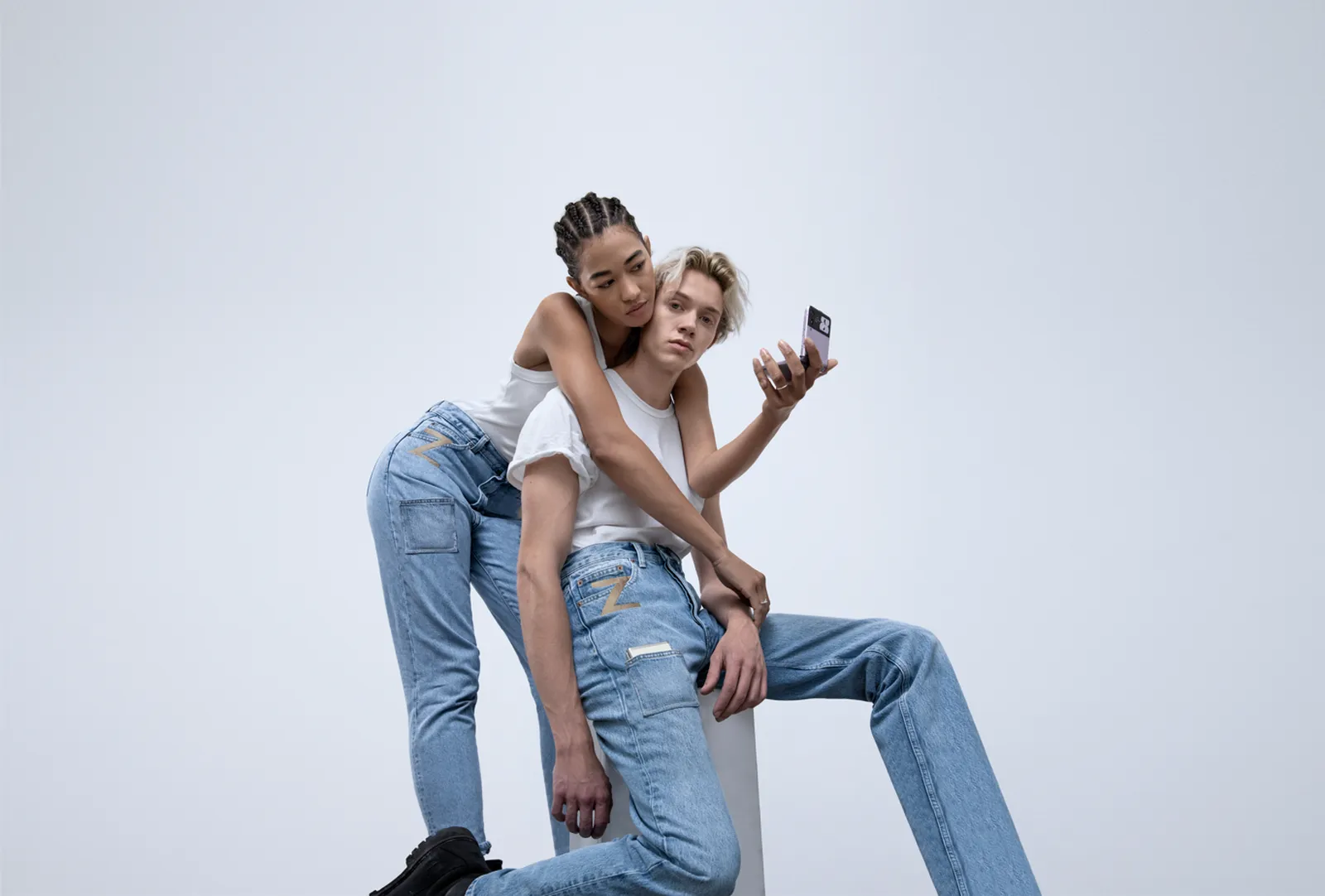 Samsung und Dr Denim bringen Z Flip Pocket Denim Jeans speziell fürs Galaxy Z Flip3